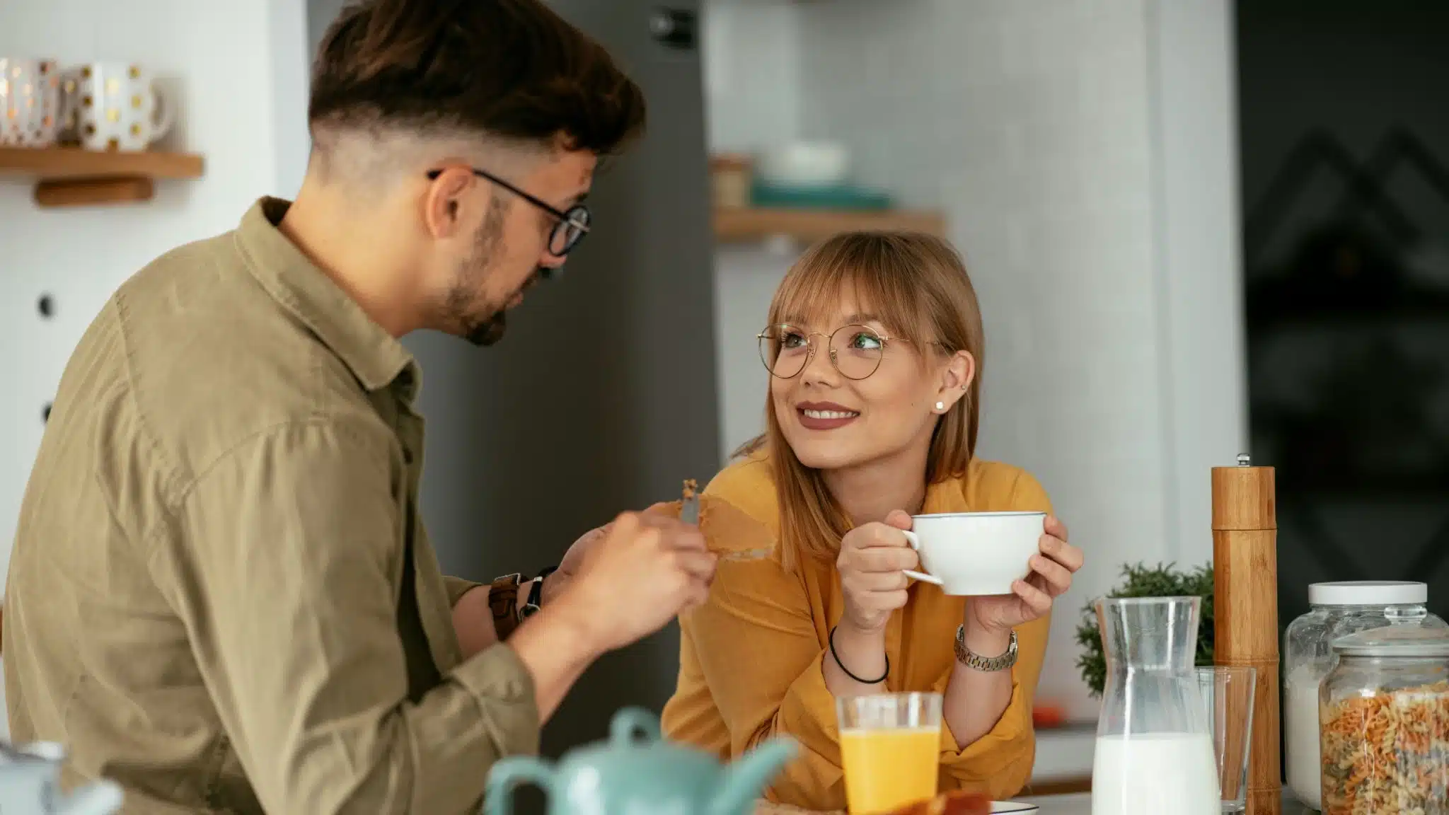 15 Things a Woman Can Bring Into a Relationship That Feel Good at First and Heavy Later