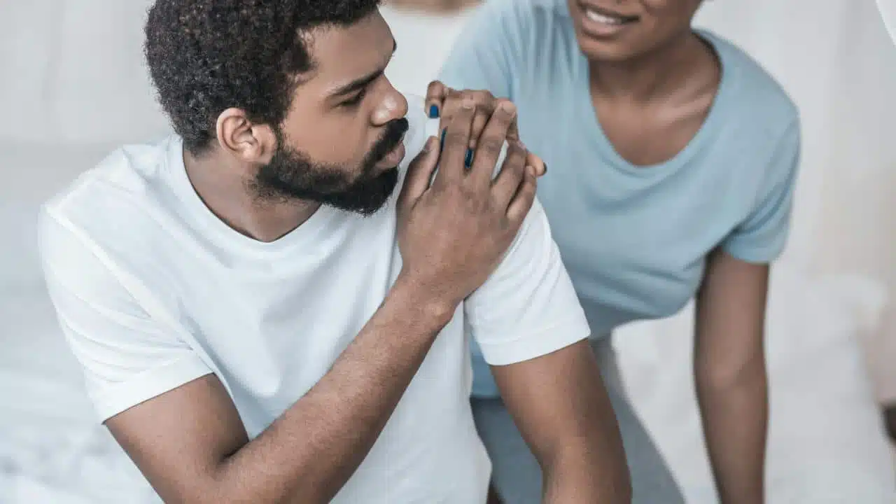 16 Signs a Man Doesn’t Love Himself