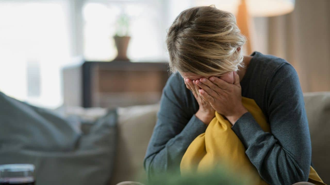 15 Things Happy Husbands Keep Doing That Emotionally Lazy Men Ignore