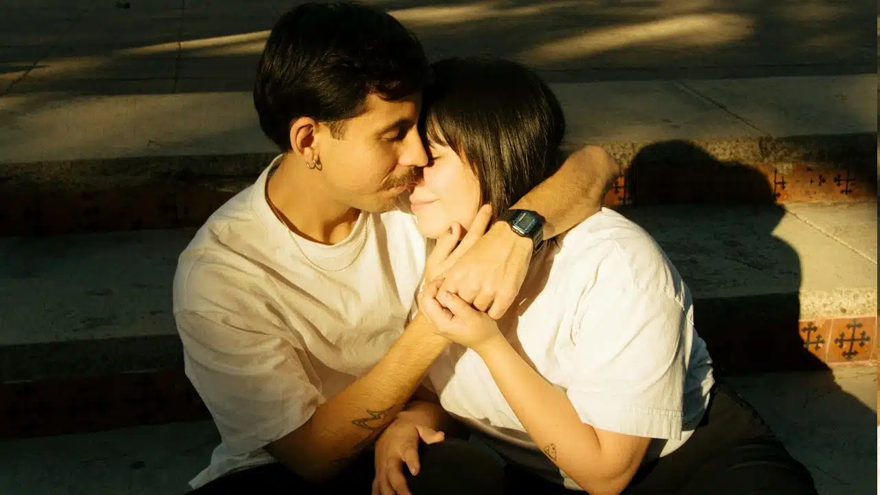 The Art Of Chemistry: 15 Subtle Signs The Person You Like Feels It Too