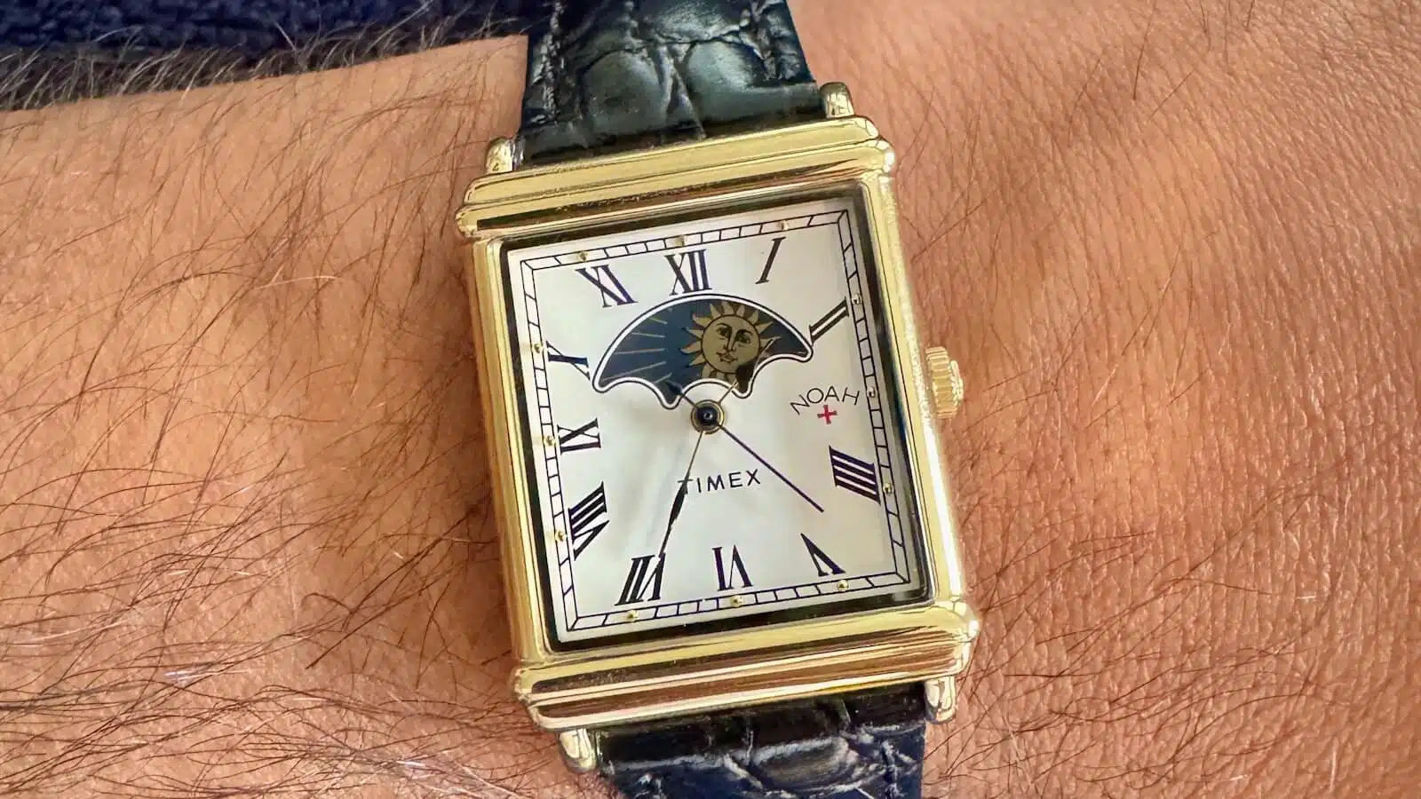 時計 noah x timex sun and moon watch 即納】【新品】【正規品】Noah x Timex Sun and Moon Watch
