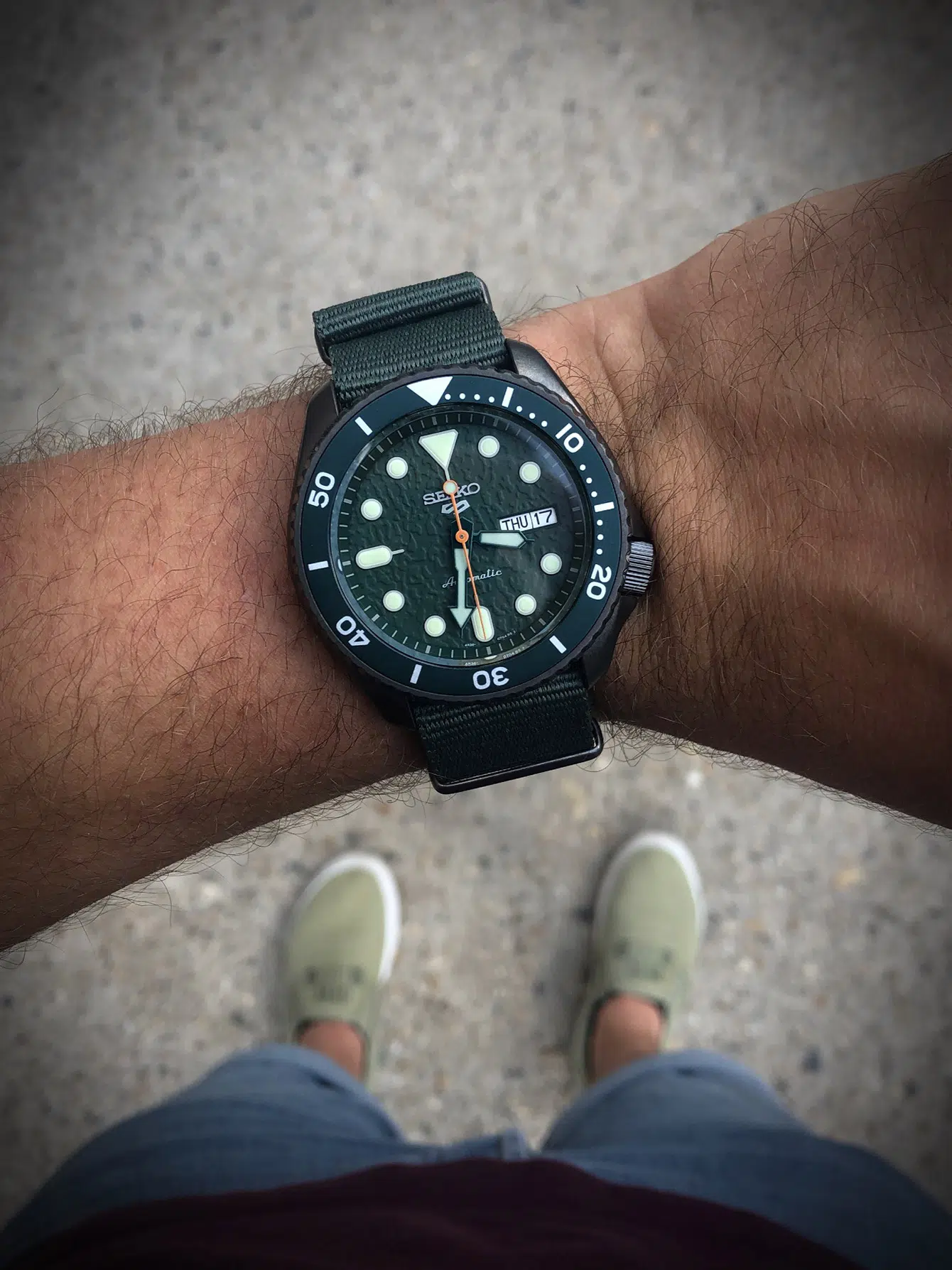 Seiko 5 SRPD77K1 Review: A Worthy Heir to the SKX? • The Slender Wrist